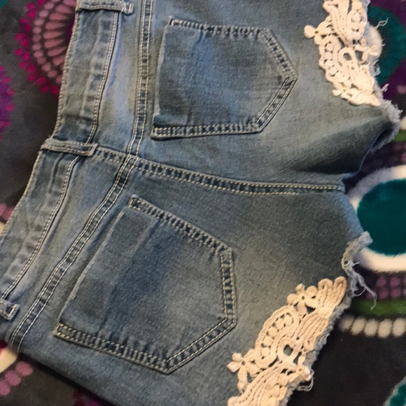 Shorts - Picture 2 of 3